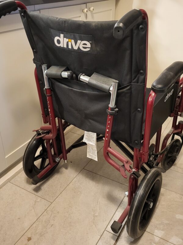 Collapsible wheelchair